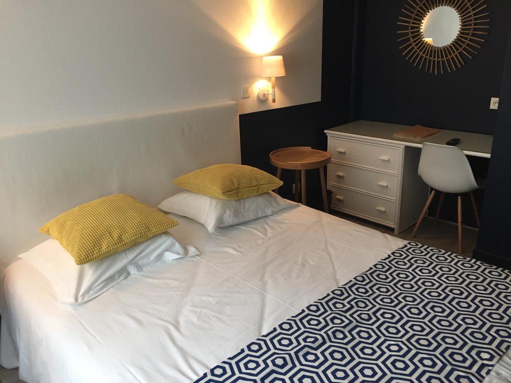 Hotel-Restaurant Le Flobart เลอปอร์เตล ภายนอก รูปภาพ